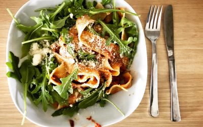 Snabbmat: Tonfiskpasta i tomatsås med ruccola